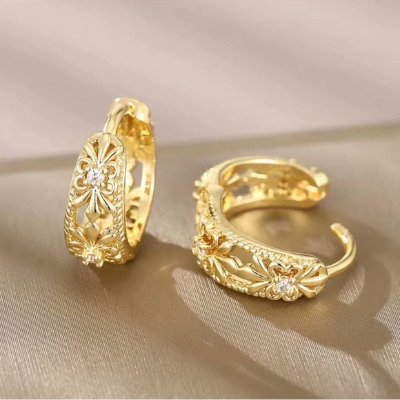 Anthropologie Gold Floral Hoop Earrings - Picture 3 of 5